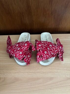 JOSHUA SANDERS sz 36 6 Red Eyelet Bow Slides Flats